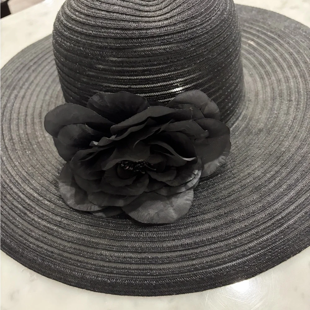 Elegant black Wide-Brim Hat with Floral Accent - Picture 2 of 5